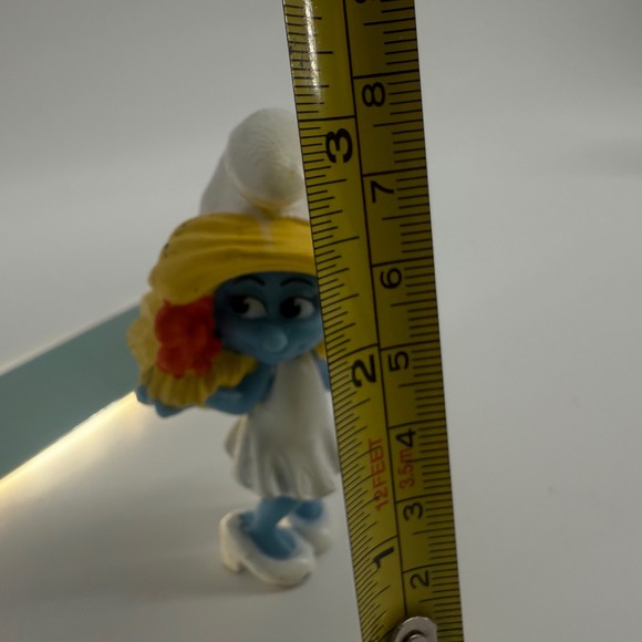 Smurf Smurfette Toy Figure 2011 Peyo Made for McDonalds‎ Red Flower White Dress - Picture 8 of 8